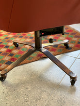 Load image into Gallery viewer, Vintage Executive Office / Desk Chair