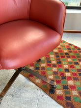 Load image into Gallery viewer, Vintage Executive Office / Desk Chair