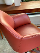 Load image into Gallery viewer, Vintage Executive Office / Desk Chair