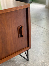 Load image into Gallery viewer, Coffee Table (Double Sided)