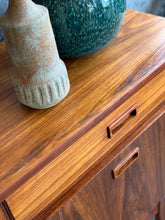 Load image into Gallery viewer, Novocraft Sideboard