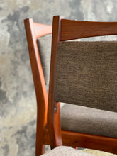 Load image into Gallery viewer, Set of 4 DS Vorster Dining Chairs