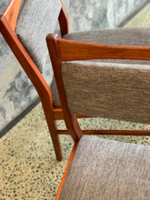 Load image into Gallery viewer, Set of 4 DS Vorster Dining Chairs