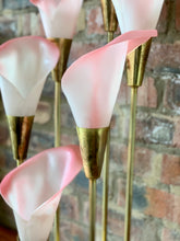 Load image into Gallery viewer, Vintage Calla Lilly Table Lamp