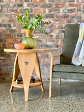 Load image into Gallery viewer, Round Oak Sidetables