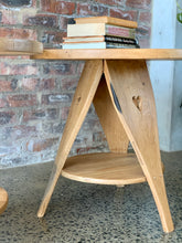 Load image into Gallery viewer, Round Oak Sidetables