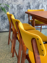 Load image into Gallery viewer, DS Vorster Dining Table with 8 Chairs