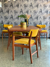 Load image into Gallery viewer, DS Vorster Dining Table with 8 Chairs