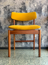 Load image into Gallery viewer, DS Vorster Dining Table with 8 Chairs