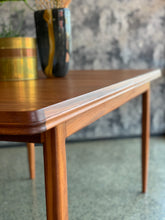 Load image into Gallery viewer, DS Vorster Dining Table with 8 Chairs