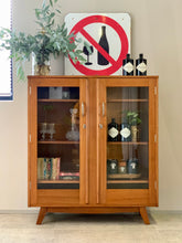 Load image into Gallery viewer, Vintage Display/Drinks Cabinet/Bookshelf