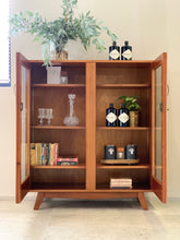 Load image into Gallery viewer, Vintage Display/Drinks Cabinet/Bookshelf