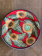 Load image into Gallery viewer, Round Daisy Platter
