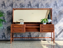 Load image into Gallery viewer, Retro "Torrente" Dresser