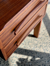 Load image into Gallery viewer, Retro "Torrente" Dresser