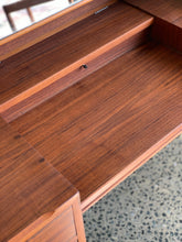 Load image into Gallery viewer, Retro "Torrente" Dresser