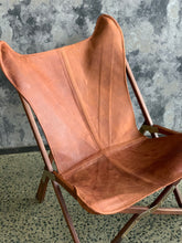 Load image into Gallery viewer, Vintage Tripolina style Chair
