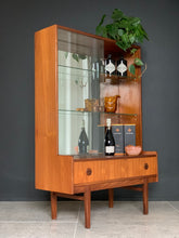 Load image into Gallery viewer, 'Turnidge of London' Display / Drinks Cabinet
