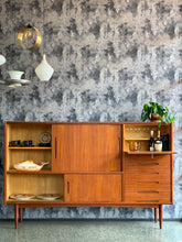 Load image into Gallery viewer, Mid-Century Buffet / High-Board