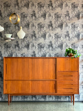 Load image into Gallery viewer, Mid-Century Buffet / High-Board