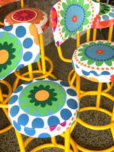 Load image into Gallery viewer, Retro Stools