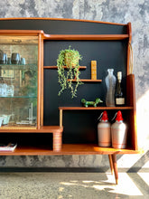 Load image into Gallery viewer, Retro display / drinks cabinet