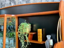Load image into Gallery viewer, Retro display / drinks cabinet