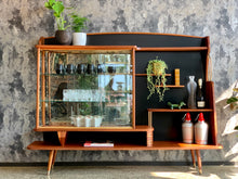 Load image into Gallery viewer, Retro display / drinks cabinet