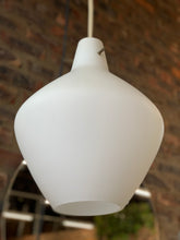 Load image into Gallery viewer, Retro Pendant