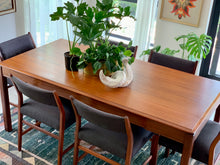 Load image into Gallery viewer, Vintage Dining table