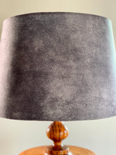 Load image into Gallery viewer, Vintage Table Lamp