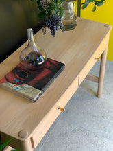 Load image into Gallery viewer, Oak Console/Entrance Table