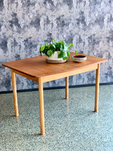 Load image into Gallery viewer, Mid-Century extendable dining table