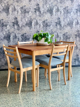 Load image into Gallery viewer, Mid-Century extendable dining table