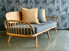 Load image into Gallery viewer, Mid-Century Couch / Daybed by Lubis