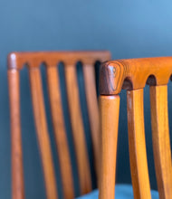 Load image into Gallery viewer, 6 Meredew Dining Chairs