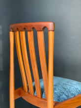 Load image into Gallery viewer, 6 Meredew Dining Chairs