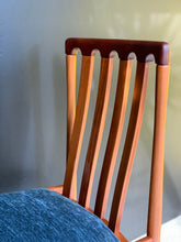 Load image into Gallery viewer, 6 Meredew Dining Chairs