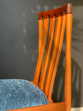 Load image into Gallery viewer, 6 Meredew Dining Chairs