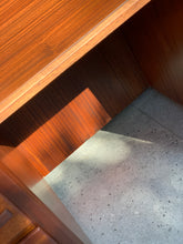 Load image into Gallery viewer, Retro Desk