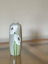 Load image into Gallery viewer, Retro Ceramic Vase with Daisies