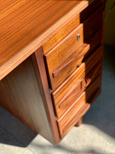 Load image into Gallery viewer, Retro Desk