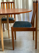 Load image into Gallery viewer, 6 Meredew Dining Chairs