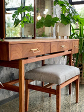 Load image into Gallery viewer, DS Vorster Dresser