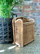 Load image into Gallery viewer, Vintage portable cane spectator seat & children's chair