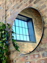 Load image into Gallery viewer, Round frame-less mirrors