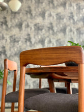Load image into Gallery viewer, Artecasa Dining Table & Chairs