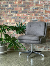Load image into Gallery viewer, Retro Office Chair