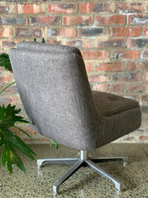 Load image into Gallery viewer, Retro Office Chair
