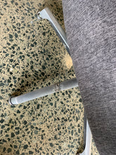 Load image into Gallery viewer, Retro Office Chair
